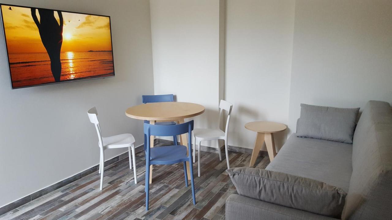 Amarina Suite Emotion Marina di Pietrasanta Bagian luar foto